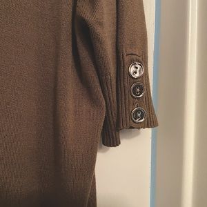 Short sleeve sweater